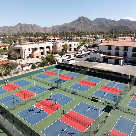 Embassy Suites By Hilton Palm Desert Bagian luar foto