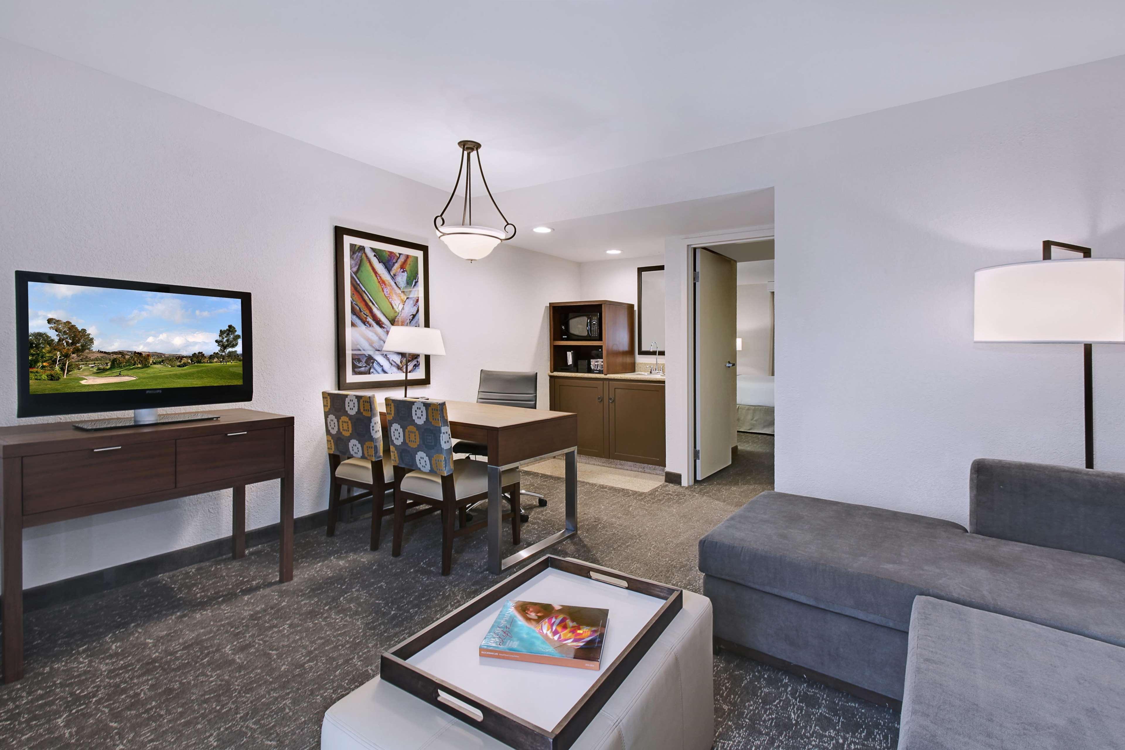 Embassy Suites By Hilton Palm Desert Bagian luar foto