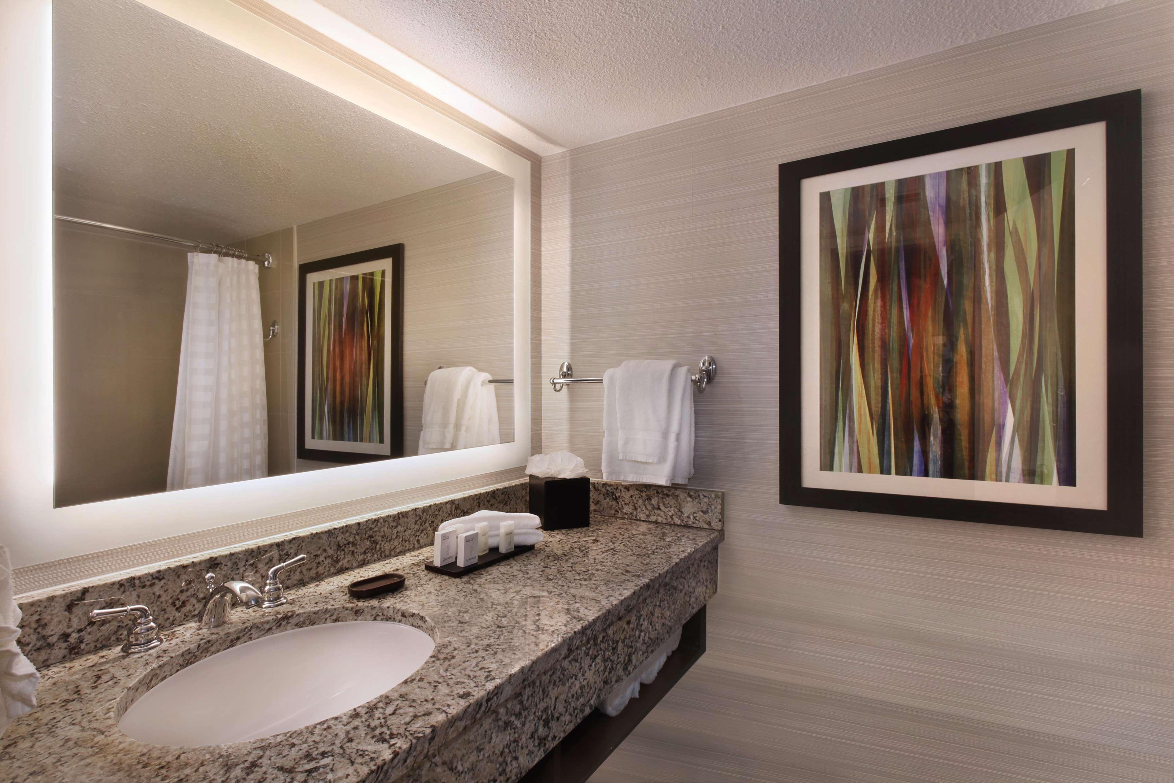 Embassy Suites By Hilton Palm Desert Bagian luar foto