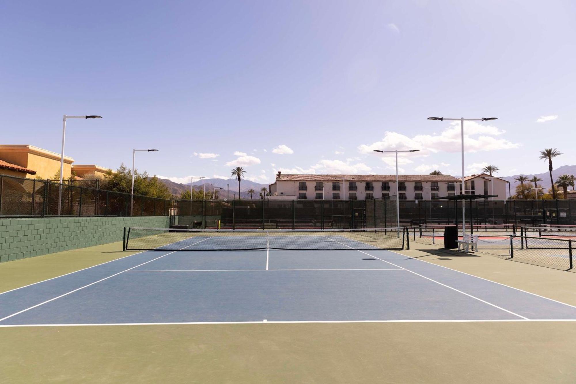 Embassy Suites By Hilton Palm Desert Bagian luar foto