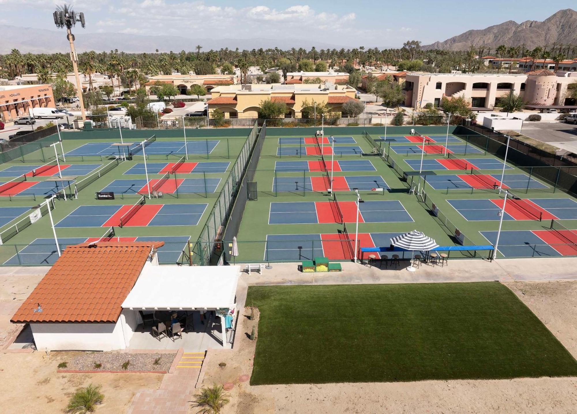 Embassy Suites By Hilton Palm Desert Bagian luar foto