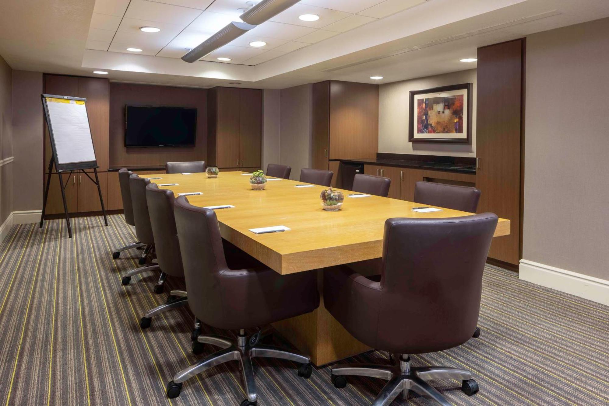 Embassy Suites By Hilton Palm Desert Bagian luar foto