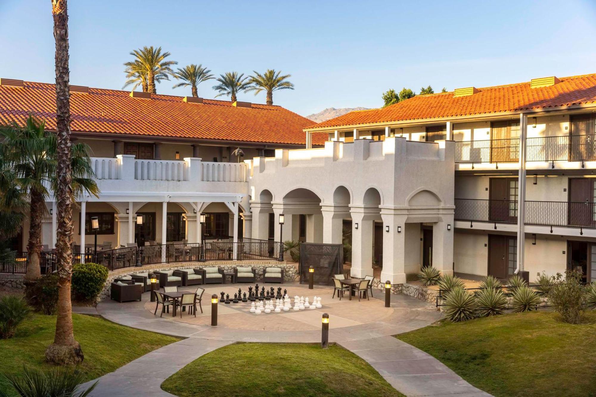 Embassy Suites By Hilton Palm Desert Bagian luar foto