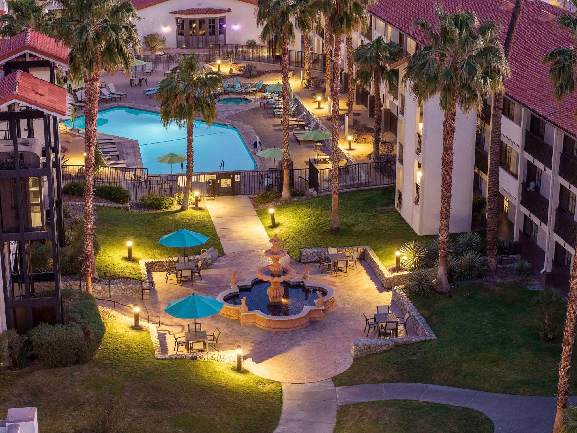Embassy Suites By Hilton Palm Desert Bagian luar foto