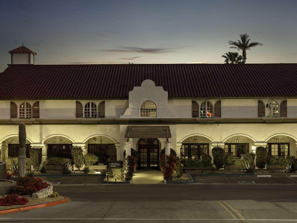 Embassy Suites By Hilton Palm Desert Bagian luar foto