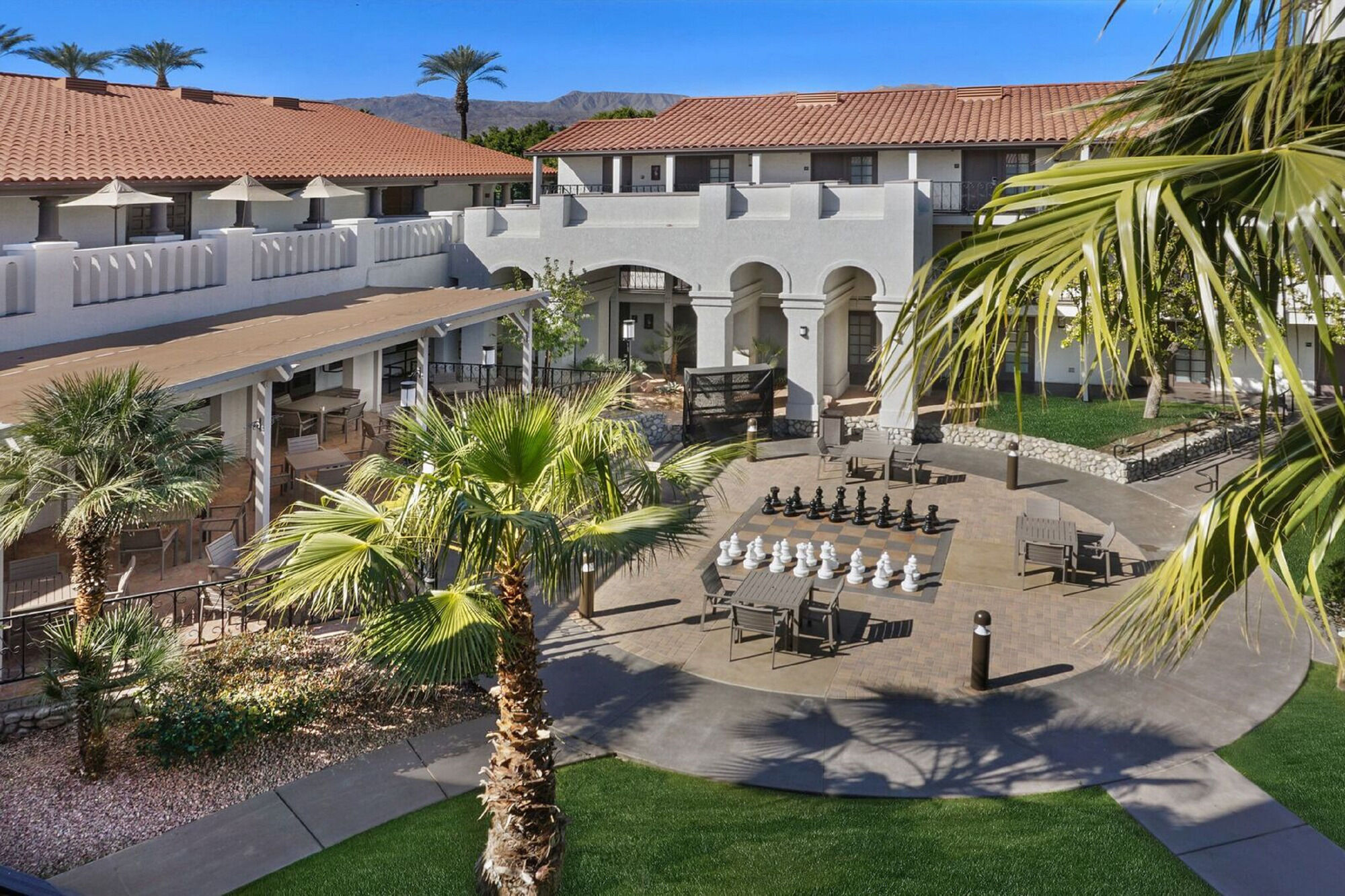 Embassy Suites By Hilton Palm Desert Bagian luar foto